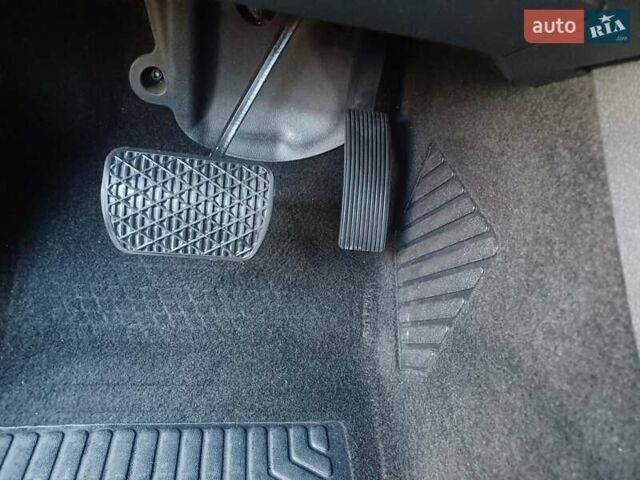 Сірий Мерседес Б-клас, об'ємом двигуна 0 л та пробігом 122 тис. км за 12700 $, фото 9 на Automoto.ua
