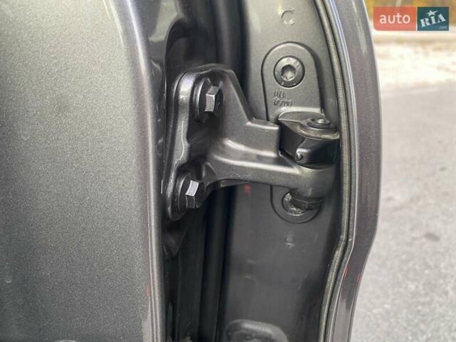 Серый Мерседес Б-класс, объемом двигателя 0 л и пробегом 147 тыс. км за 10900 $, фото 96 на Automoto.ua