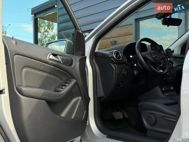 Сірий Мерседес Б-клас, об'ємом двигуна 0 л та пробігом 70 тис. км за 12600 $, фото 17 на Automoto.ua