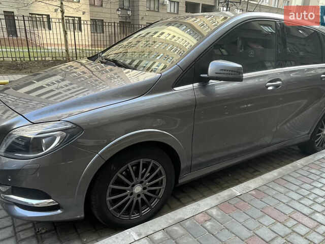 Сірий Мерседес Б-клас, об'ємом двигуна 0 л та пробігом 109 тис. км за 15800 $, фото 4 на Automoto.ua