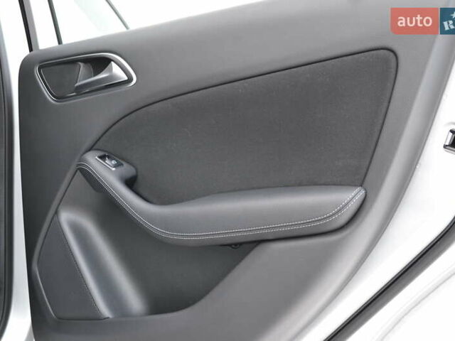 Серый Мерседес Б-класс, объемом двигателя 0 л и пробегом 80 тыс. км за 10450 $, фото 21 на Automoto.ua