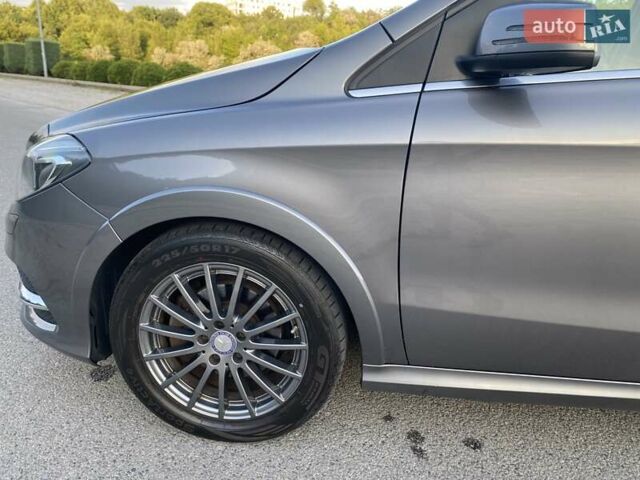 Сірий Мерседес Б-клас, об'ємом двигуна 0 л та пробігом 146 тис. км за 12950 $, фото 84 на Automoto.ua