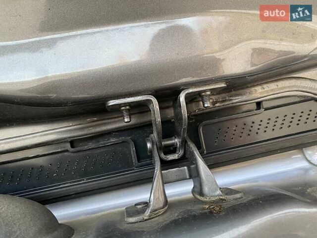 Серый Мерседес Б-класс, объемом двигателя 0 л и пробегом 147 тыс. км за 10900 $, фото 95 на Automoto.ua