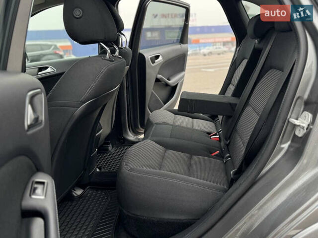 Сірий Мерседес Б-клас, об'ємом двигуна 0 л та пробігом 116 тис. км за 8999 $, фото 23 на Automoto.ua