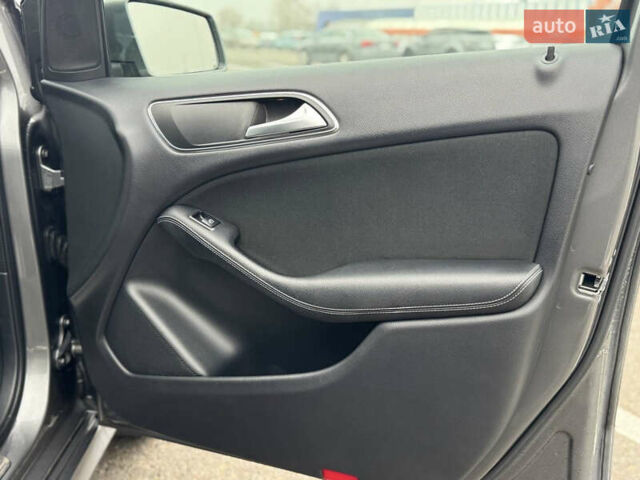 Сірий Мерседес Б-клас, об'ємом двигуна 0 л та пробігом 116 тис. км за 8999 $, фото 40 на Automoto.ua