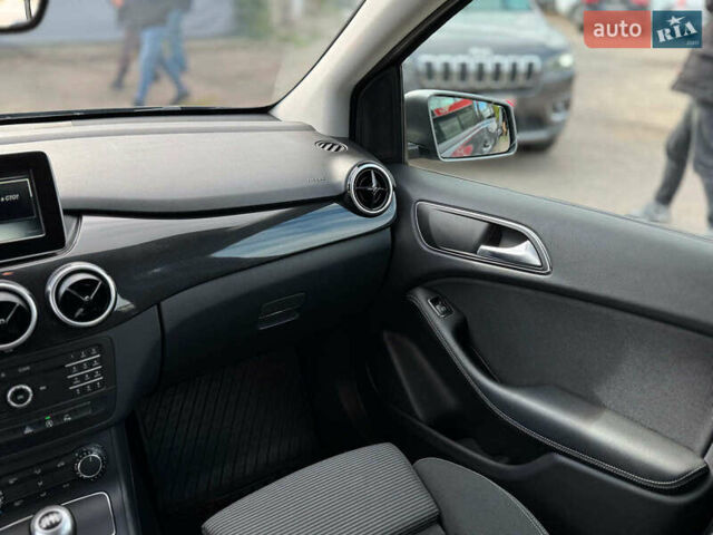 Мерседес Б-класс 2017 в Виннице на Automoto.ua Серый Мерседес Б-класс, объемом двигателя 2 л и пробегом 149 тыс. км за 14480 $, фото 42 на Automoto.ua