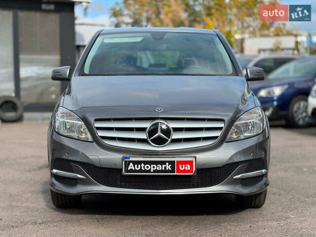 Мерседес Б-класс 2017 в Виннице на Automoto.ua Серый Мерседес Б-класс, объемом двигателя 2 л и пробегом 149 тыс. км за 14480 $, фото 1 на Automoto.ua