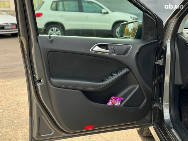 Серый Мерседес Б-класс, объемом двигателя 2 л и пробегом 149 тыс. км за 14480 $, фото 19 на Automoto.ua