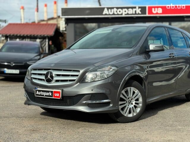 Серый Мерседес Б-класс, объемом двигателя 2 л и пробегом 149 тыс. км за 14480 $, фото 1 на Automoto.ua