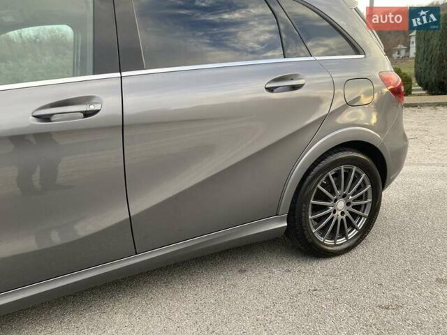 Серый Мерседес Б-класс, объемом двигателя 0 л и пробегом 147 тыс. км за 10900 $, фото 86 на Automoto.ua