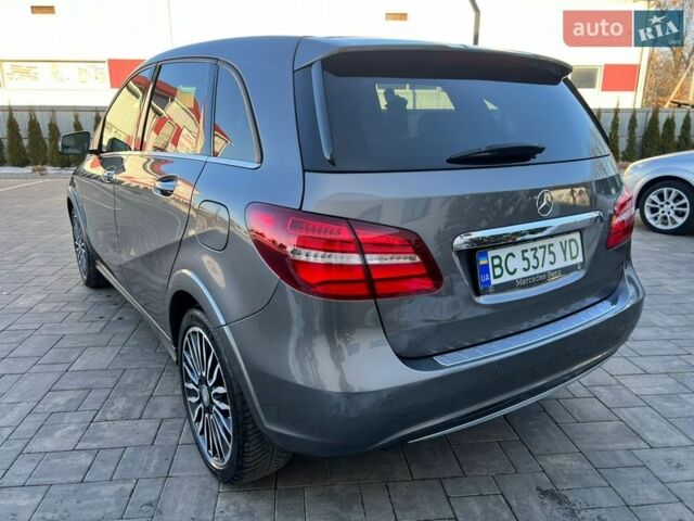 Сірий Мерседес Б-клас, об'ємом двигуна 0 л та пробігом 92 тис. км за 10800 $, фото 2 на Automoto.ua