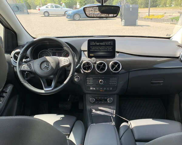 Серый Мерседес Б-класс, объемом двигателя 0 л и пробегом 112 тыс. км за 10300 $, фото 14 на Automoto.ua