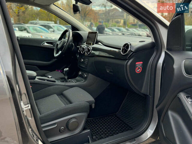 Мерседес Б-класс 2017 в Виннице на Automoto.ua Серый Мерседес Б-класс, объемом двигателя 2 л и пробегом 149 тыс. км за 14480 $, фото 44 на Automoto.ua