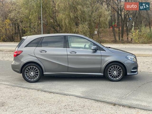 Серый Мерседес Б-класс, объемом двигателя 0 л и пробегом 147 тыс. км за 10900 $, фото 6 на Automoto.ua