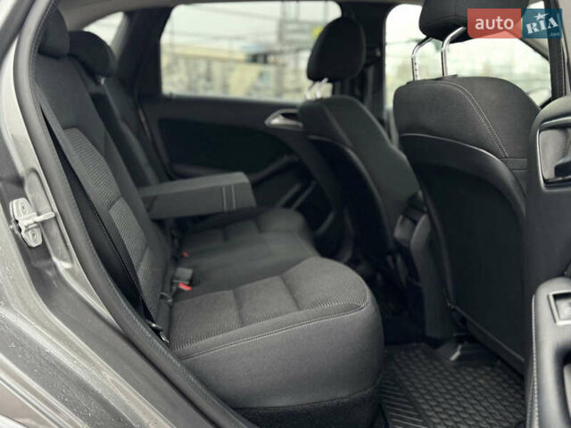 Сірий Мерседес Б-клас, об'ємом двигуна 0 л та пробігом 116 тис. км за 8999 $, фото 34 на Automoto.ua