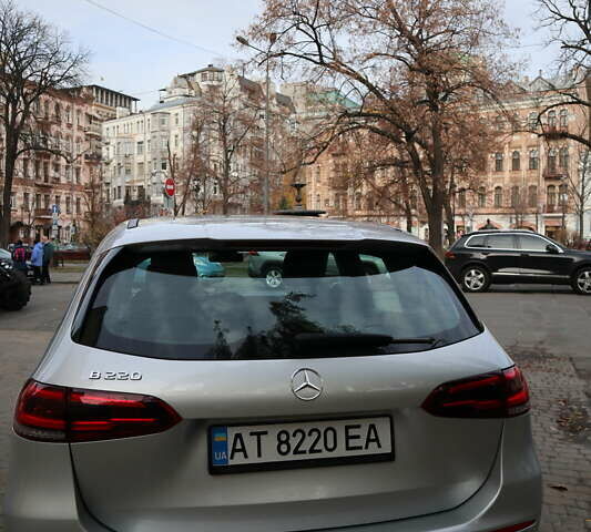 Сірий Мерседес Б-клас, об'ємом двигуна 2 л та пробігом 56 тис. км за 28500 $, фото 6 на Automoto.ua