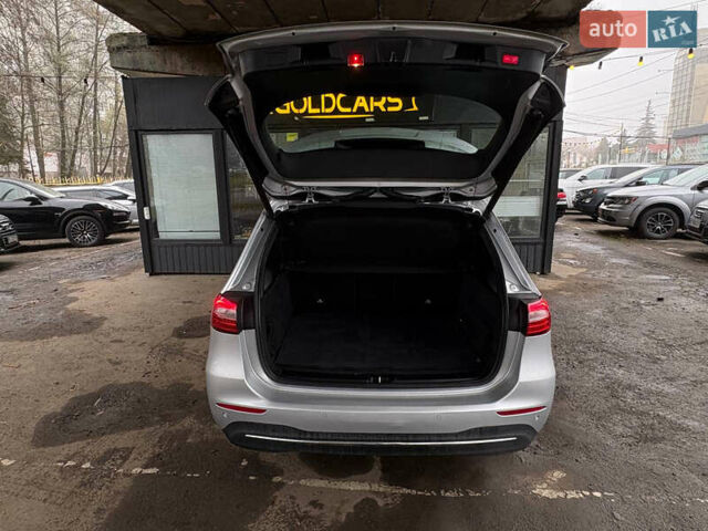 Серый Мерседес Б-класс, объемом двигателя 1.3 л и пробегом 52 тыс. км за 18000 $, фото 18 на Automoto.ua