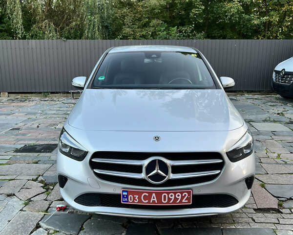 Сірий Мерседес Б-клас, об'ємом двигуна 2 л та пробігом 185 тис. км за 22500 $, фото 1 на Automoto.ua