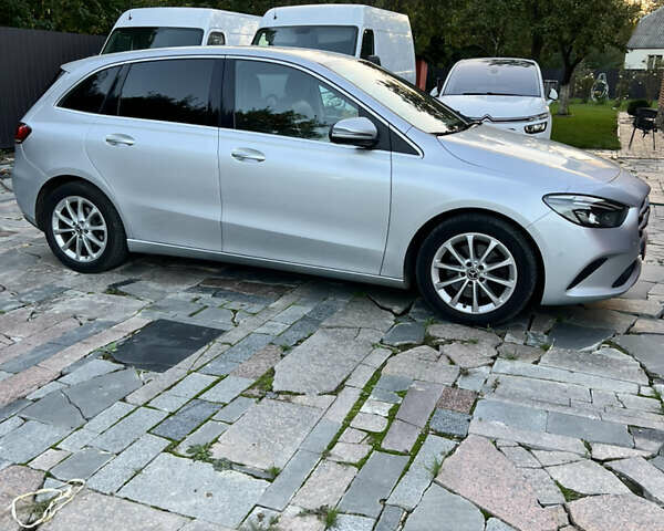 Сірий Мерседес Б-клас, об'ємом двигуна 2 л та пробігом 185 тис. км за 22500 $, фото 4 на Automoto.ua