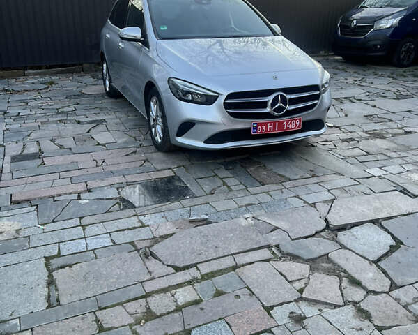 Сірий Мерседес Б-клас, об'ємом двигуна 2 л та пробігом 185 тис. км за 22500 $, фото 3 на Automoto.ua