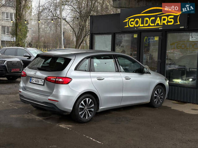 Серый Мерседес Б-класс, объемом двигателя 1.3 л и пробегом 52 тыс. км за 18000 $, фото 12 на Automoto.ua