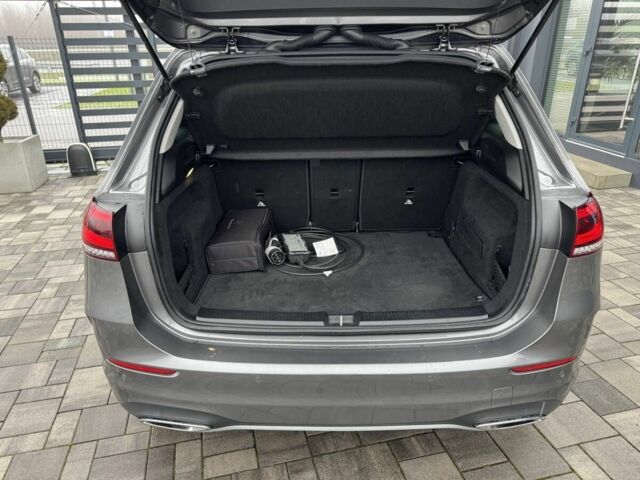 Серый Мерседес Б-класс, объемом двигателя 2 л и пробегом 50 тыс. км за 30500 $, фото 4 на Automoto.ua