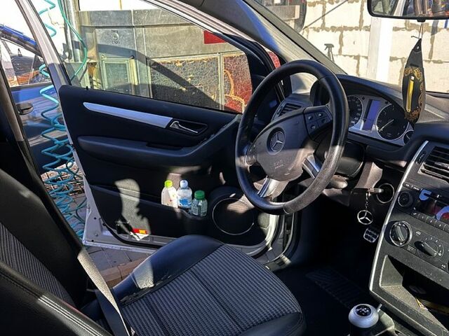 Сірий Мерседес Б-клас, об'ємом двигуна 2 л та пробігом 0 тис. км за 5500 $, фото 5 на Automoto.ua