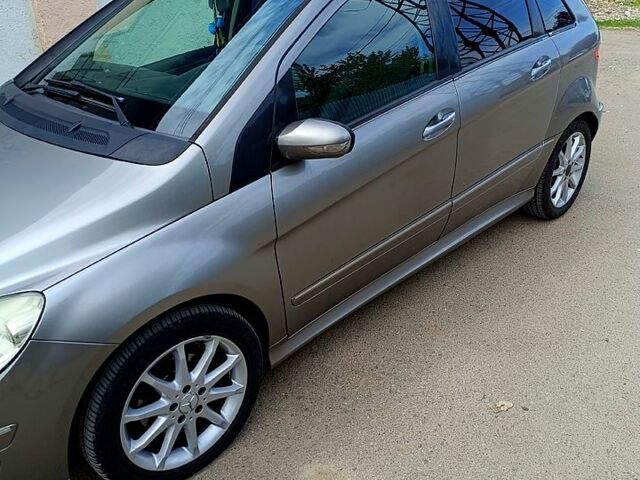 Серый Мерседес Б-класс, объемом двигателя 20 л и пробегом 230 тыс. км за 6300 $, фото 2 на Automoto.ua