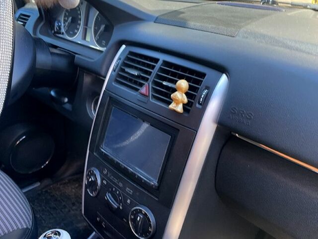 Сірий Мерседес Б-клас, об'ємом двигуна 1.5 л та пробігом 230 тис. км за 7000 $, фото 9 на Automoto.ua