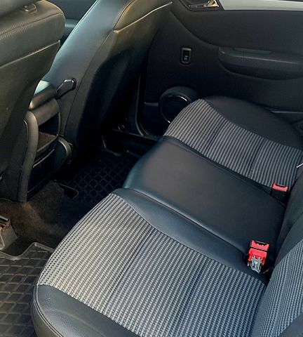 Серый Мерседес Б-класс, объемом двигателя 2 л и пробегом 325 тыс. км за 5000 $, фото 3 на Automoto.ua