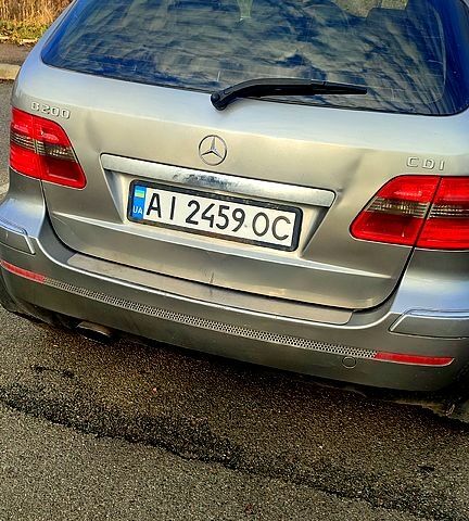 Серый Мерседес Б-класс, объемом двигателя 2 л и пробегом 325 тыс. км за 5000 $, фото 7 на Automoto.ua