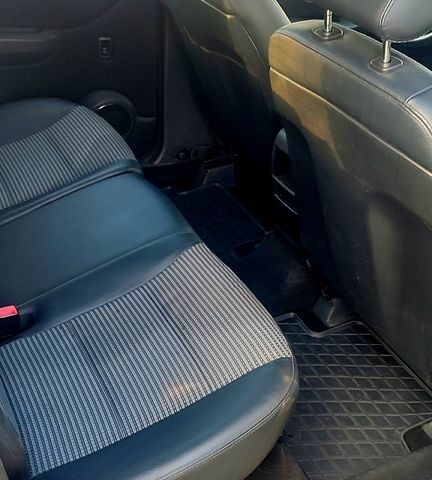 Серый Мерседес Б-класс, объемом двигателя 2 л и пробегом 325 тыс. км за 5000 $, фото 4 на Automoto.ua