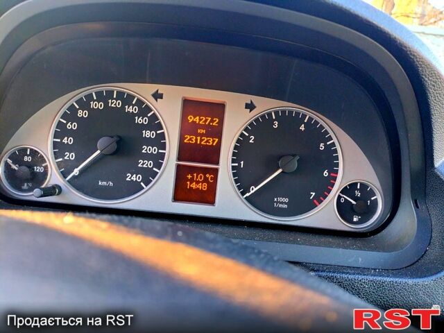 Серый Мерседес Б-класс, объемом двигателя 1.7 л и пробегом 231 тыс. км за 6500 $, фото 4 на Automoto.ua