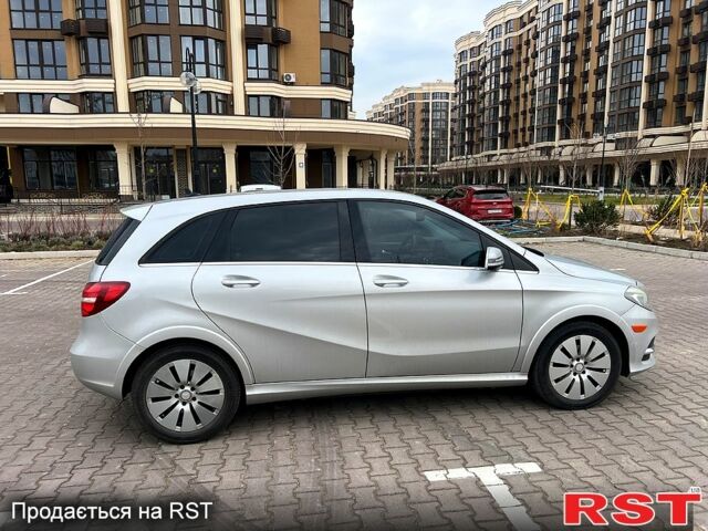 Серый Мерседес Б-класс, объемом двигателя 0.13 л и пробегом 106 тыс. км за 13600 $, фото 4 на Automoto.ua