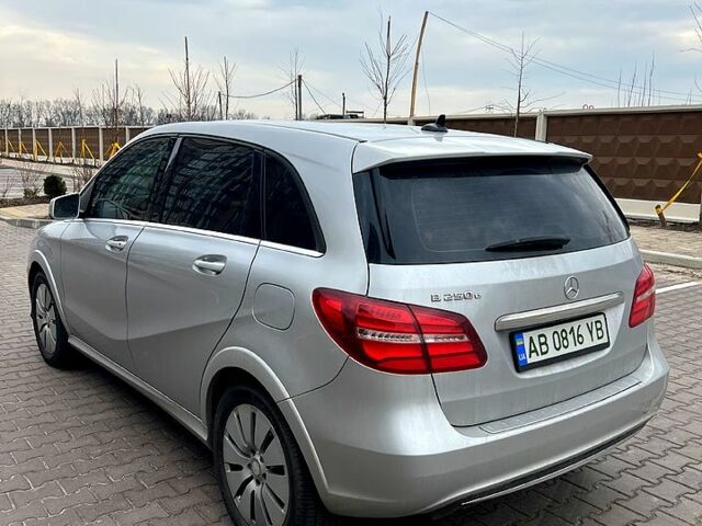 Серый Мерседес Б-класс, объемом двигателя 0.13 л и пробегом 106 тыс. км за 13600 $, фото 5 на Automoto.ua