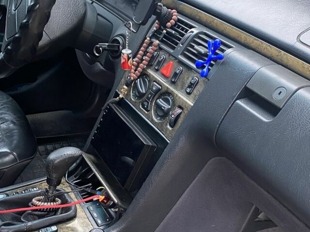 Серый Мерседес Б-класс, объемом двигателя 2 л и пробегом 450 тыс. км за 2799 $, фото 6 на Automoto.ua