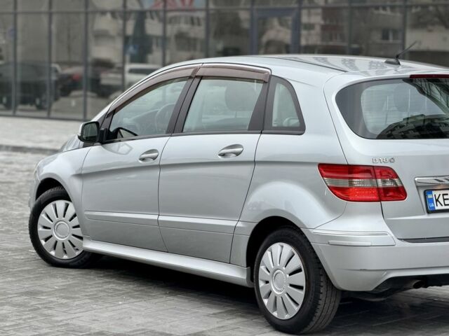 Серый Мерседес Б-класс, объемом двигателя 1.7 л и пробегом 88 тыс. км за 7300 $, фото 3 на Automoto.ua