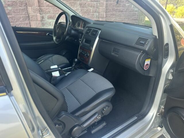 Серый Мерседес Б-класс, объемом двигателя 2 л и пробегом 245 тыс. км за 5600 $, фото 2 на Automoto.ua