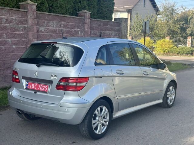 Серый Мерседес Б-класс, объемом двигателя 2 л и пробегом 245 тыс. км за 5600 $, фото 1 на Automoto.ua