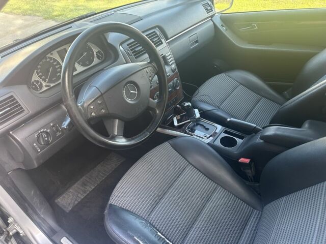 Серый Мерседес Б-класс, объемом двигателя 2 л и пробегом 245 тыс. км за 5600 $, фото 6 на Automoto.ua