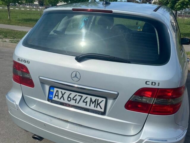 Сірий Мерседес Б-клас, об'ємом двигуна 2 л та пробігом 230 тис. км за 5700 $, фото 2 на Automoto.ua