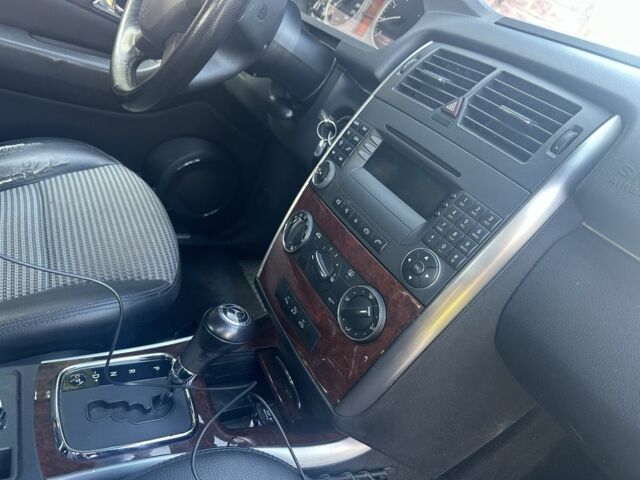 Серый Мерседес Б-класс, объемом двигателя 2 л и пробегом 245 тыс. км за 5600 $, фото 3 на Automoto.ua