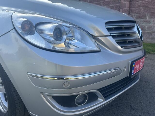 Серый Мерседес Б-класс, объемом двигателя 2 л и пробегом 245 тыс. км за 5600 $, фото 4 на Automoto.ua