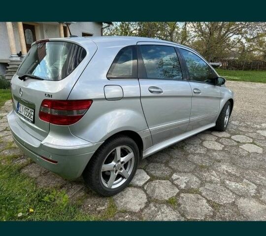 Серый Мерседес Б-класс, объемом двигателя 2 л и пробегом 271 тыс. км за 3000 $, фото 3 на Automoto.ua