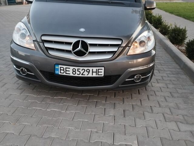 Серый Мерседес Б-класс, объемом двигателя 1.7 л и пробегом 213 тыс. км за 9300 $, фото 3 на Automoto.ua