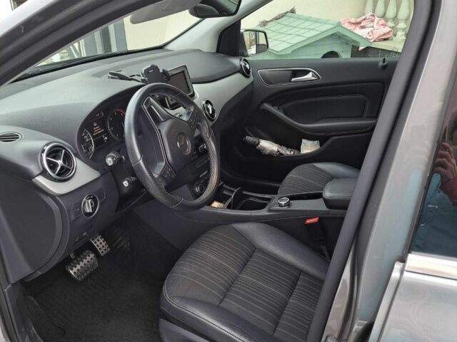 Серый Мерседес Б-класс, объемом двигателя 1.8 л и пробегом 80 тыс. км за 12800 $, фото 4 на Automoto.ua