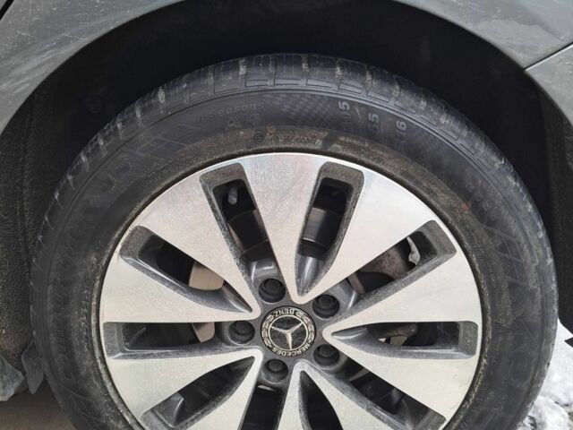 Серый Мерседес Б-класс, объемом двигателя 1.8 л и пробегом 80 тыс. км за 12800 $, фото 2 на Automoto.ua