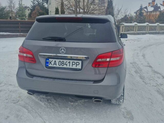 Серый Мерседес Б-класс, объемом двигателя 2.2 л и пробегом 210 тыс. км за 12300 $, фото 1 на Automoto.ua