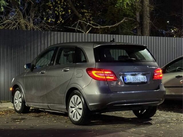 Серый Мерседес Б-класс, объемом двигателя 0 л и пробегом 48 тыс. км за 9800 $, фото 4 на Automoto.ua