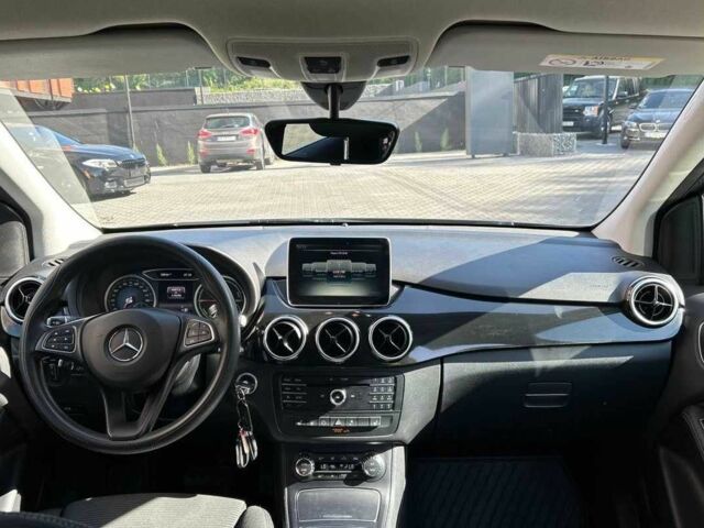 Серый Мерседес Б-класс, объемом двигателя 0 л и пробегом 132 тыс. км за 9500 $, фото 10 на Automoto.ua